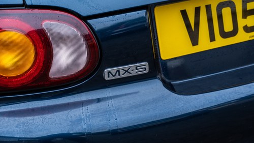 1999 Mazda MX-5 Mk2 Sport + Factory hard top à vendre (picture 87 of 216)