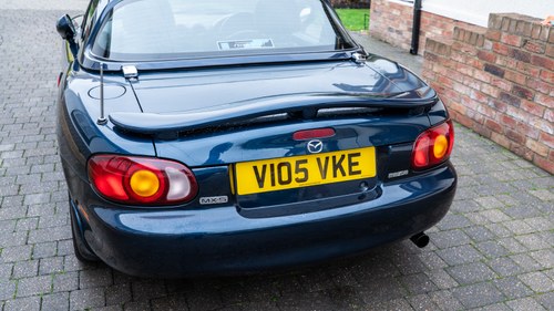 1999 Mazda MX-5 Mk2 Sport + Factory hard top à vendre (picture 89 of 216)