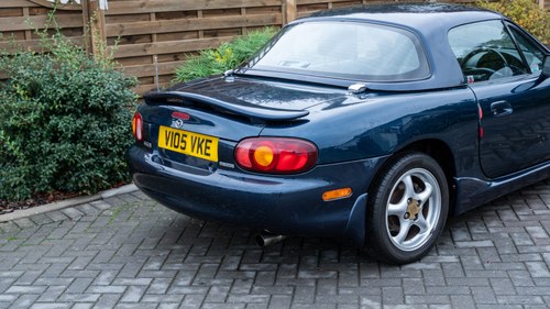1999 Mazda MX-5 Mk2 Sport + Factory hard top à vendre (picture 98 of 216)