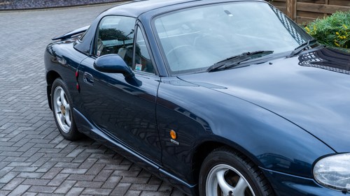 1999 Mazda MX-5 Mk2 Sport + Factory hard top à vendre (picture 114 of 216)
