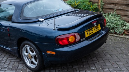 1999 Mazda MX-5 Mk2 Sport + Factory hard top à vendre (picture 143 of 216)