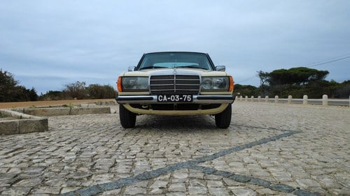 1977 Mercedes-Benz W123 300D Manual For Sale (picture 6 of 83)