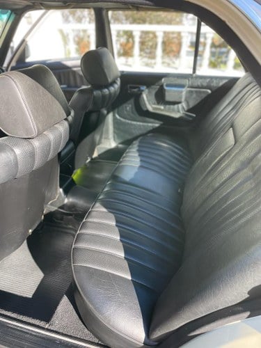 1977 Mercedes-Benz W123 300D Manual For Sale (picture 44 of 83)