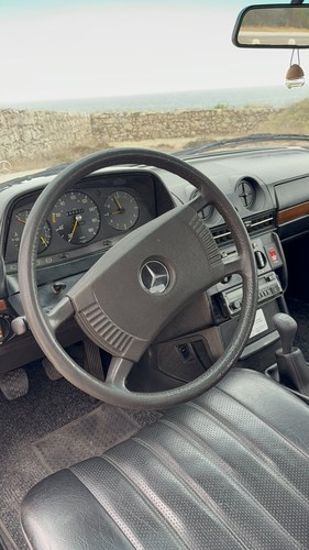 1977 Mercedes-Benz W123 300D Manual For Sale (picture 52 of 83)