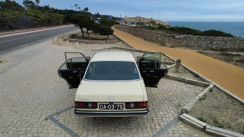 1977 Mercedes-Benz W123 300D Manual For Sale (picture 69 of 83)