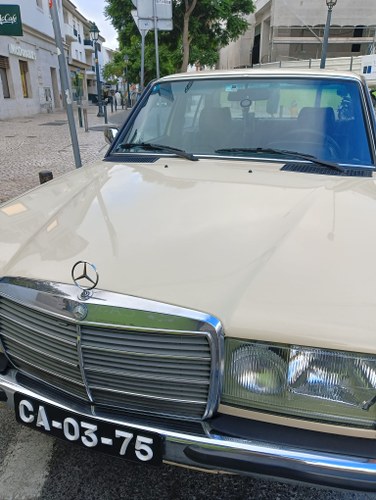 1977 Mercedes-Benz W123 300D Manual For Sale (picture 70 of 83)