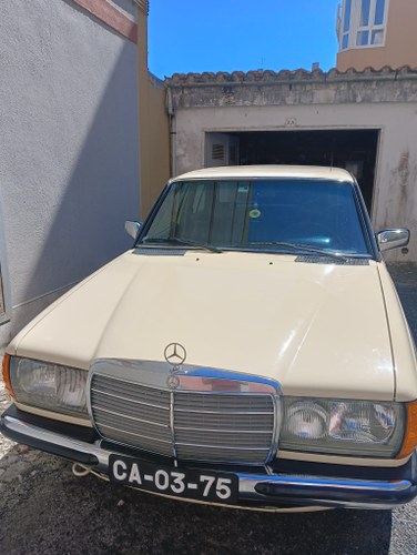 1977 Mercedes-Benz W123 300D Manual For Sale (picture 73 of 83)