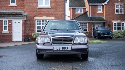 1994 Mercedes-Benz C124 320CE For Sale (picture 2 of 212)