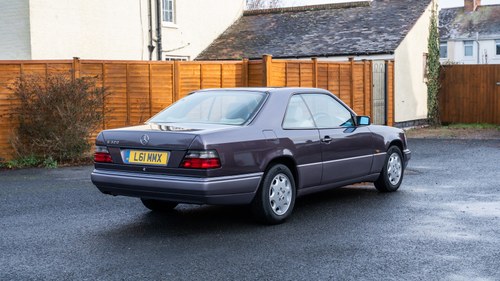 1994 Mercedes-Benz C124 320CE For Sale (picture 5 of 212)