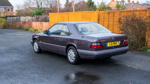 1994 Mercedes-Benz C124 320CE For Sale (picture 7 of 212)
