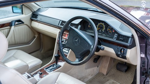 1994 Mercedes-Benz C124 320CE For Sale (picture 14 of 212)