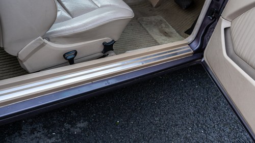 1994 Mercedes-Benz C124 320CE For Sale (picture 17 of 212)