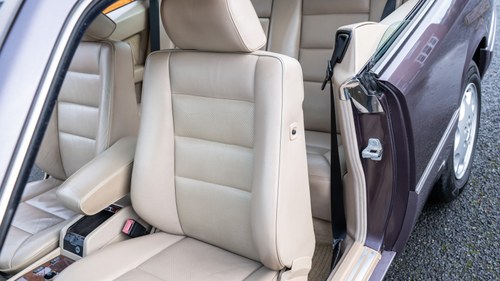 1994 Mercedes-Benz C124 320CE For Sale (picture 40 of 212)