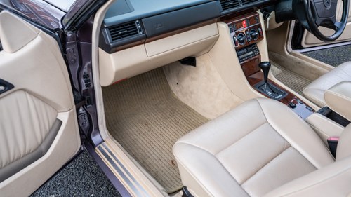 1994 Mercedes-Benz C124 320CE For Sale (picture 41 of 212)