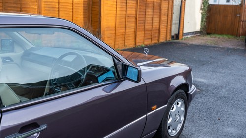 1994 Mercedes-Benz C124 320CE For Sale (picture 84 of 212)