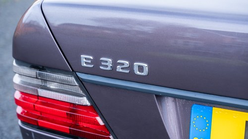 1994 Mercedes-Benz C124 320CE For Sale (picture 99 of 212)