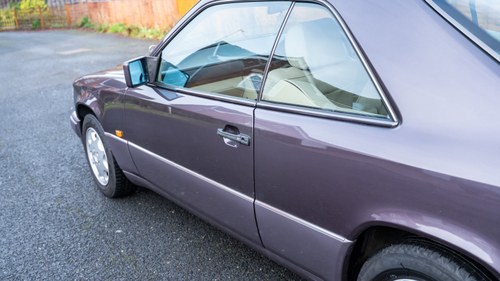 1994 Mercedes-Benz C124 320CE For Sale (picture 123 of 212)