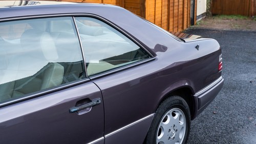 1994 Mercedes-Benz C124 320CE For Sale (picture 124 of 212)