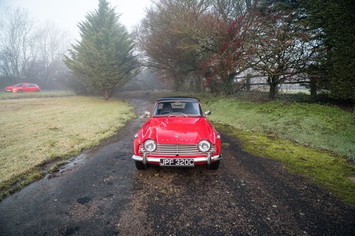 1965 Triumph TR4A IRS For Sale (picture 2 of 99)