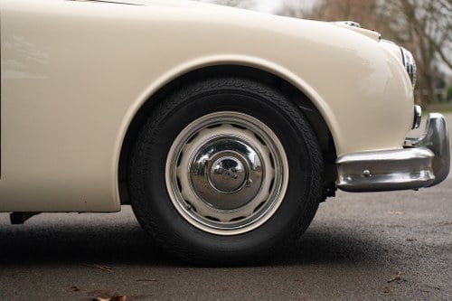 1961 Jaguar Mk2 2.4 Auto For Sale (picture 15 of 155)