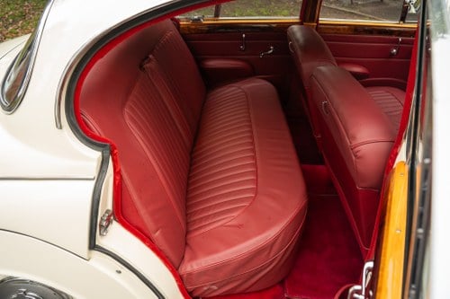 1961 Jaguar Mk2 2.4 Auto For Sale (picture 44 of 155)