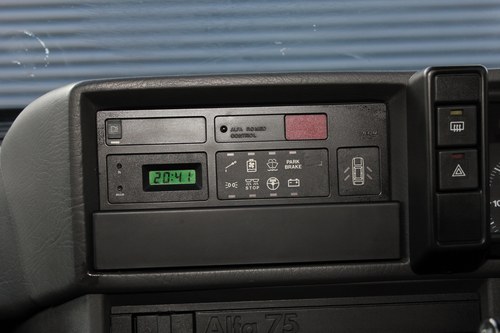 1990 Alfa Romeo 75 2.5L V6 Automatic For Sale (picture 60 of 129)