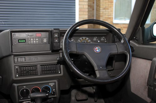 1990 Alfa Romeo 75 2.5L V6 Automatic For Sale (picture 67 of 129)