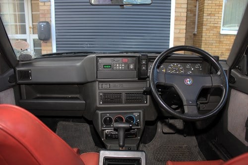 1990 Alfa Romeo 75 2.5L V6 Automatic For Sale (picture 6 of 129)
