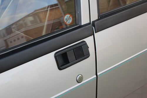 1990 Alfa Romeo 75 2.5L V6 Automatic For Sale (picture 93 of 129)