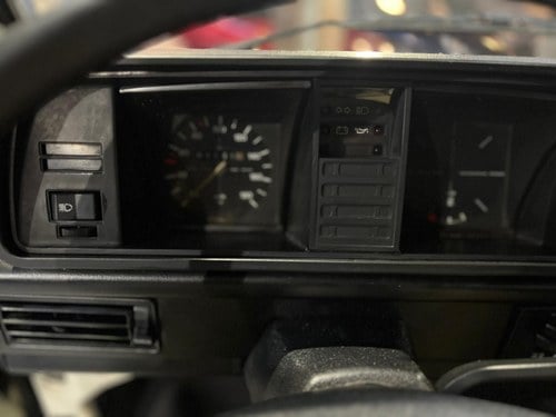 1982 Volkswagen T3 Camper zum Verkauf (Bild 36 von 60)