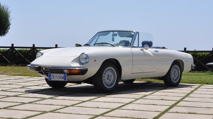 Alfa Romeo Spider Veloce 2000