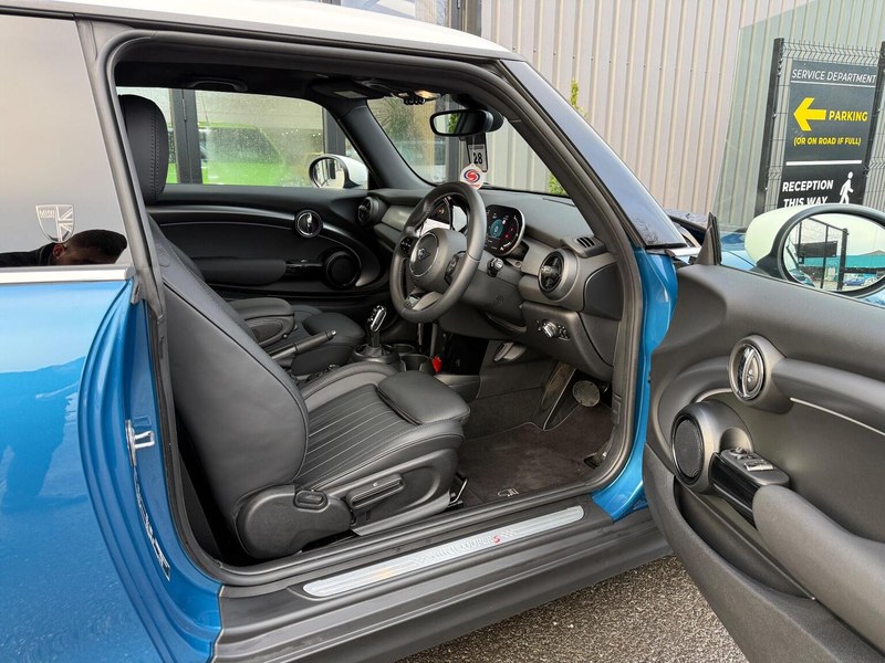 Mini Hatchback Automatic 2024 Mini Hatchback Blue Automatic Right Hand Drive in United Kingdom ...
