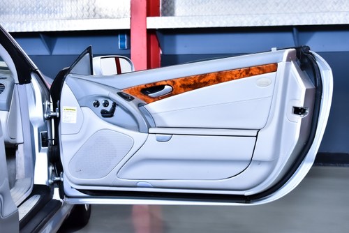 2005 Mercedes-Benz R230 SL500 Convertible 5,0L V8 In vendita (immagine 47 di 104)