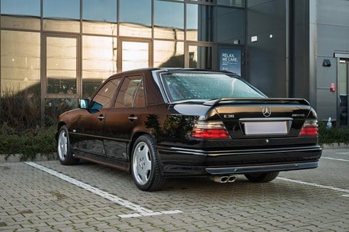 1995 Mercedes-Benz E36 AMG Auto W124 For Sale (picture 11 of 99)
