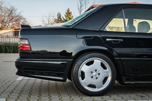 1995 Mercedes-Benz E36 AMG Auto W124 For Sale (picture 52 of 99)