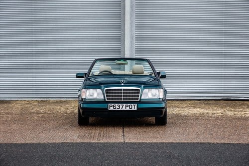 1997 Mercedes C124 E220 Cabriolet For Sale (picture 2 of 146)