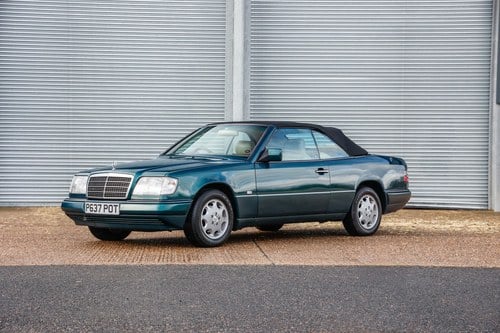 1997 Mercedes C124 E220 Cabriolet For Sale (picture 9 of 146)