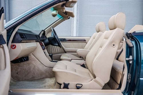 1997 Mercedes C124 E220 Cabriolet For Sale (picture 19 of 146)