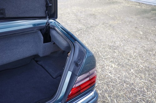 1997 Mercedes C124 E220 Cabriolet For Sale (picture 48 of 146)