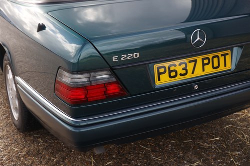 1997 Mercedes C124 E220 Cabriolet For Sale (picture 50 of 146)