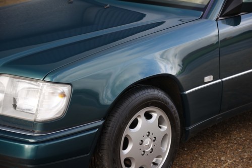 1997 Mercedes C124 E220 Cabriolet For Sale (picture 86 of 146)