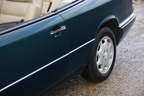1997 Mercedes C124 E220 Cabriolet For Sale (picture 95 of 146)