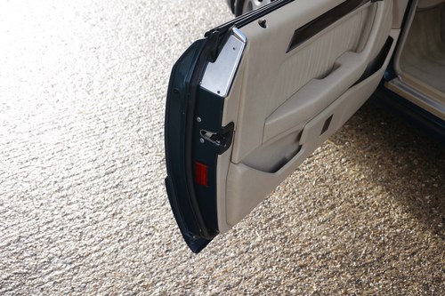 1997 Mercedes C124 E220 Cabriolet For Sale (picture 36 of 146)