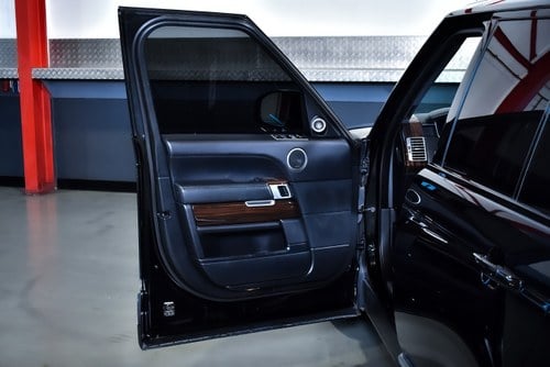 2015 Land Rover Range Rover (L405) SUV 5,0L Supercharged V8 In vendita (immagine 30 di 101)