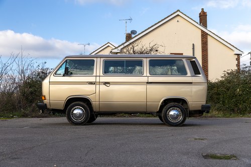 1986 Volkswagen T25 Caravelle GL Te koop (foto 33 van 236)