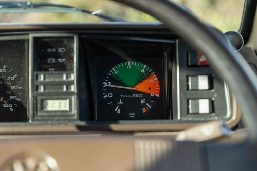 1986 Volkswagen T25 Caravelle GL Te koop (foto 16 van 236)