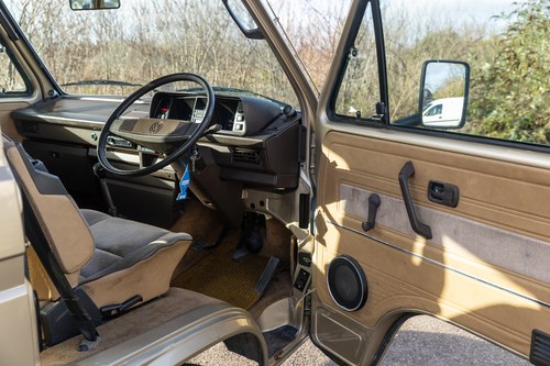 1986 Volkswagen T25 Caravelle GL Te koop (foto 61 van 236)