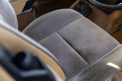 1986 Volkswagen T25 Caravelle GL Te koop (foto 78 van 236)