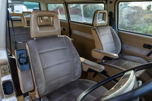 1986 Volkswagen T25 Caravelle GL Te koop (foto 79 van 236)