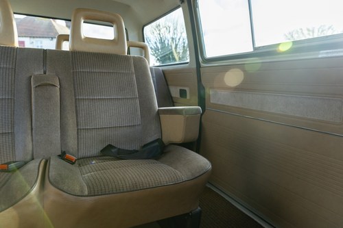 1986 Volkswagen T25 Caravelle GL Te koop (foto 82 van 236)